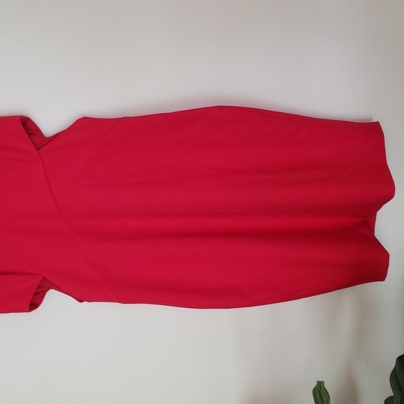 Elizabeth and James red side cutout sheath cocktail dress, women's size 4 - Picture 3 of 9